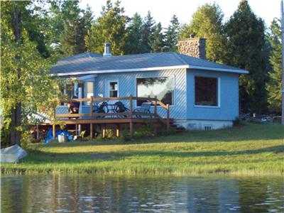 Chalet au bord du lac St-Alexis