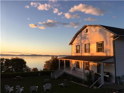 APP. WITH SPLENDID VIEW ON THE ST.LAURENCE RIVER