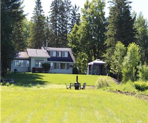CHALET BORD DE L EAU
