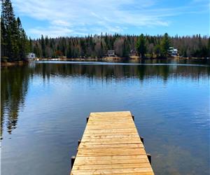 Large Lakefront Cottage with Hot tub - 12 personnes