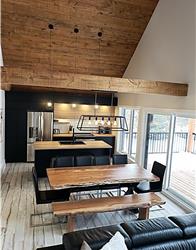 THE CHALET RUSTIK, LUXURY, SPA AND POOL TABLE -SPRING PROMO FROM $495