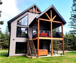 THE CHALET RUSTIK, OUAREAU LAKE