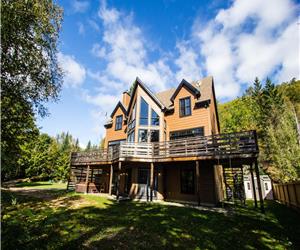 Chalet Phoenix avec quai priv sur le lac Labelle Covid Politique