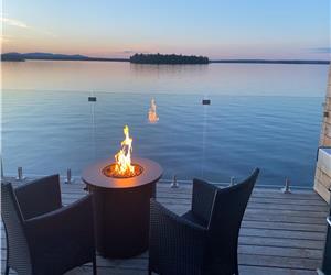 Bord du lac -LA CAPITAINE- Stationnement de bateaux possible en 2025