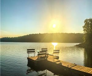 Beach,dock,SPA, 16 ppl.,volleyball, fireplace, Wifi HS, pool table, pets stay free ++