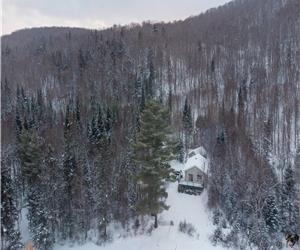 Chalet Lac Georges, bord de l'eau