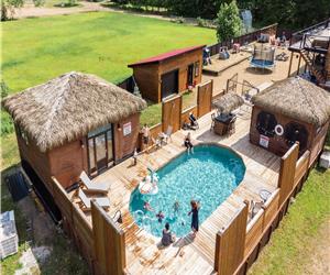 Big luxurious log cabin for 30 ppl with HEATED POOL, hot tub +