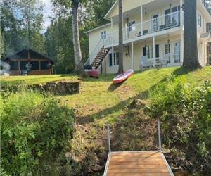 Chalet directement sur le bord de la Rivire  Nominingue