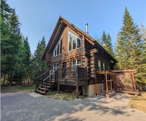 Chalet  Bois Vivant - spa + terrain priv - Chertsey, Lanaudire, QC