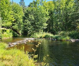 Chalet La Brise des bois au bord de la rivire  St-Znon dans Lanaudire