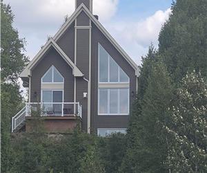 CHALET  L'HORIZON! Disponible pour t ! LA VUE EST INCROYABLE! (Falardeau ,lac clair, Saguenay)