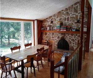 Grand chalet bord de l'eau, lac Beauchamps