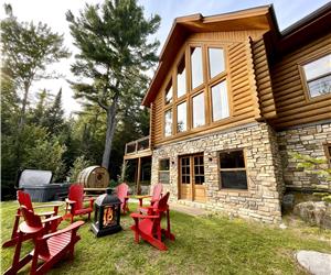 The Authentik chalet | Fiddler Lake Resort (50 minutes from Montreal)