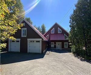 Chalet Beaupin - Retraite spacieuse en bord de lac avec spa et salle de jeux