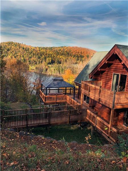 Chalet Bellevue Bord de L'Eau quai privé