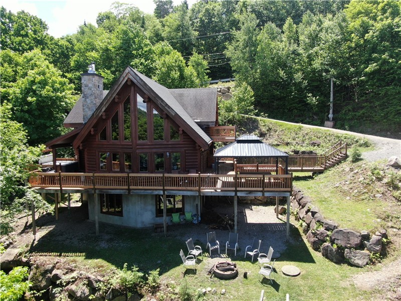 Chalet Bellevue Bord de L'Eau quai privé