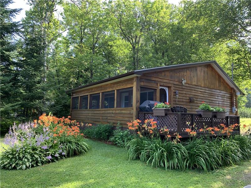 Le Relaxant Chalet à louer MontLaurier OR13578 ChaletsAuQuebec