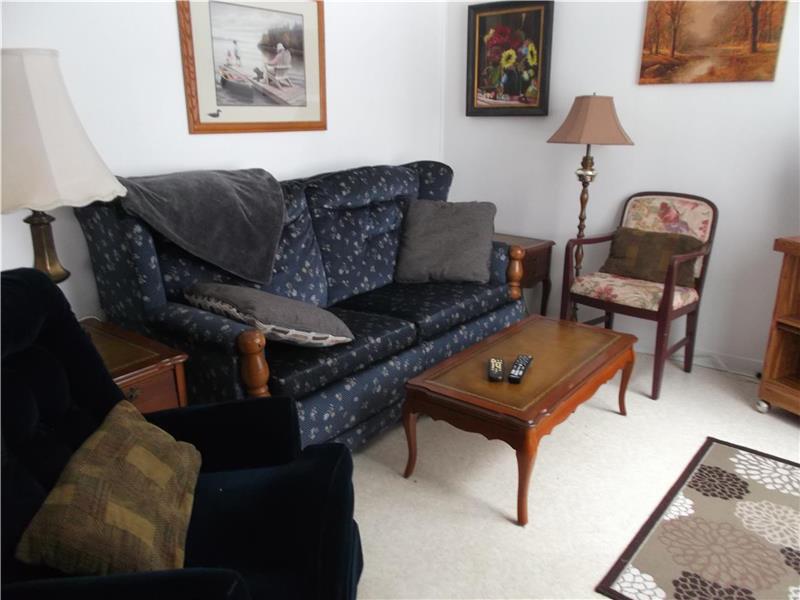 Geri's Grove establishment number NotreDameduLaus Cottage Rental