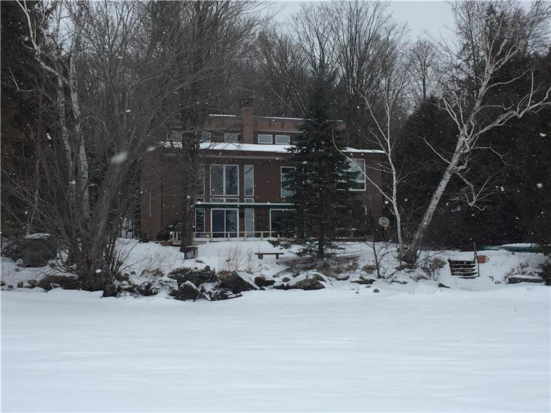 Minimum 30 Days Waterfront Cottage LacBrome Cottage Rental PL