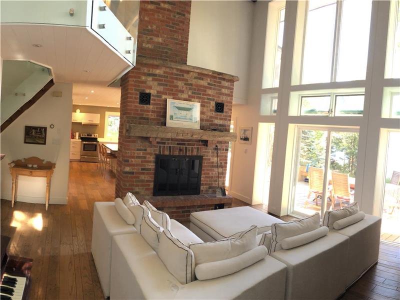 Minimum 30 Days Waterfront Cottage LacBrome Cottage Rental PL