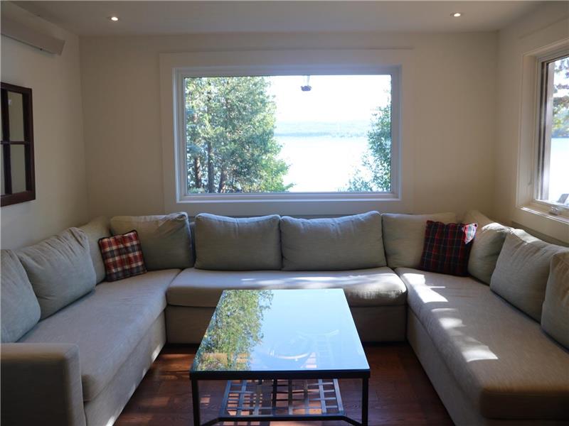 Minimum 30 Days Waterfront Cottage LacBrome Cottage Rental PL