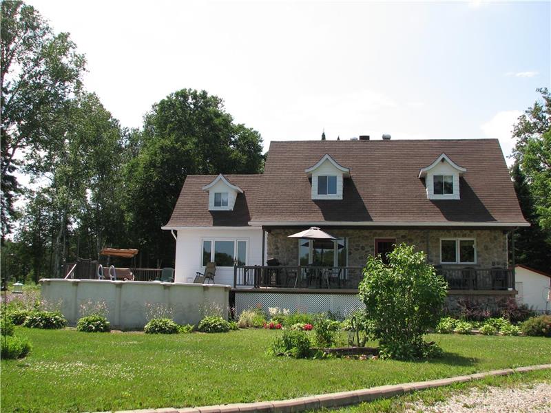 La Tourterelle Chalet à louer ChuteSaintPhilippe PL14869 ChaletsAuQuebec