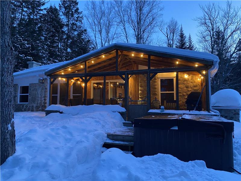 Chalet des Érables Lac & Spa Chalet à louer StMathieuduParc PL