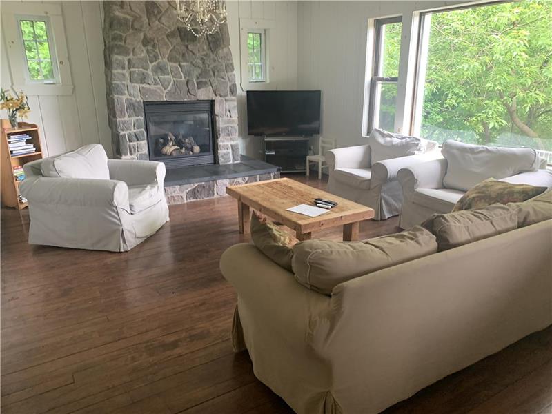 Beautiful Knowlton Landing Cottage MansonvillePotton Cottage Rental