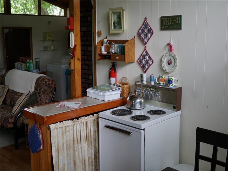 Quenville Little Yellow Cottage StAnicet Cottage Rental PL18799