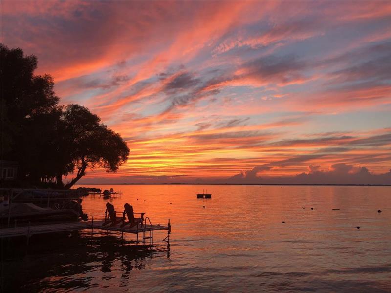 Quenville Little Yellow Cottage StAnicet Cottage Rental PL18799 ChaletsAuQuebec