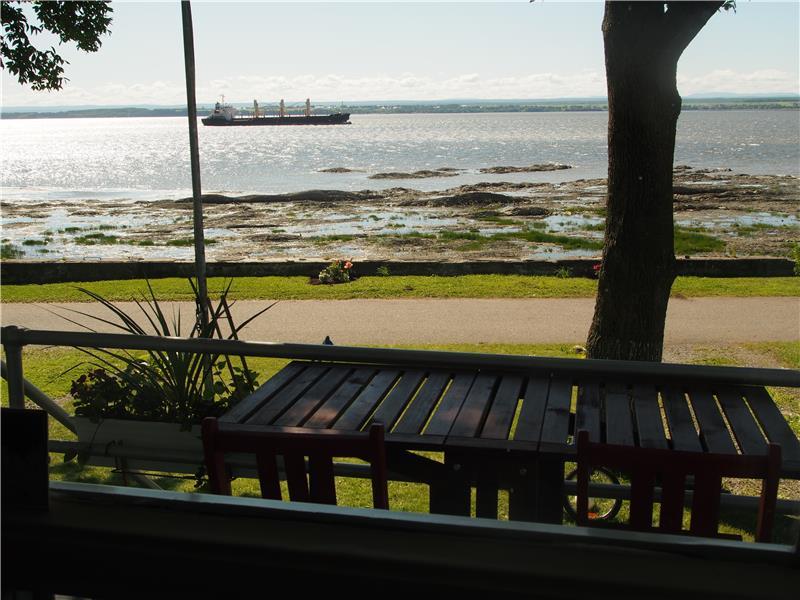 Jolie maison au bord du Fleuve Chalet à louer StJeandel'Îled'Orléans OR20527