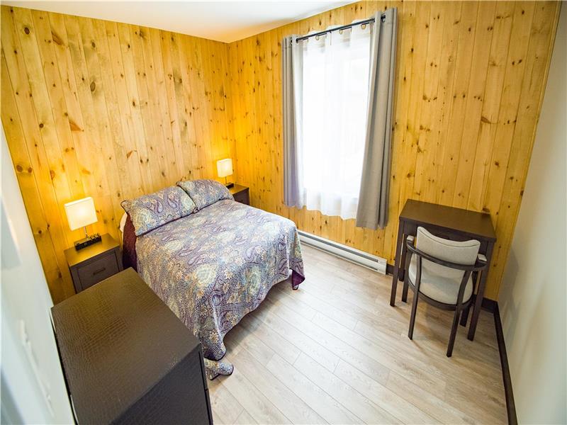 CHALETS POUR 6 OU CABINES POUR 4 Chalet à louer StMathieudeRioux