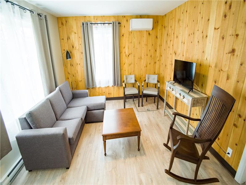 CHALETS POUR 6 OU CABINES POUR 4 Chalet à louer StMathieudeRioux