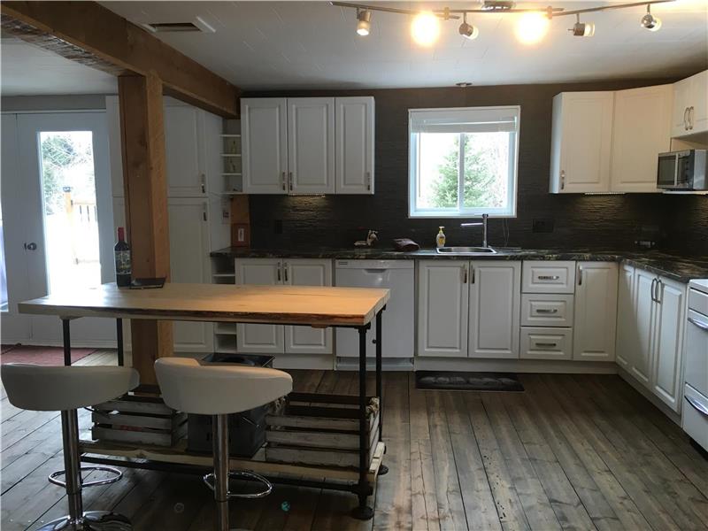 maison de campagne avec lac privé Chalet à vendre SteApollinedePatton VP22970