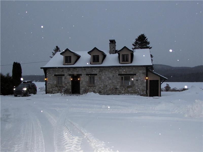 Lac L'Orignal, Spacieux Chalet Chalet à louer ValdesLacs PL23049 ChaletsAuQuebec