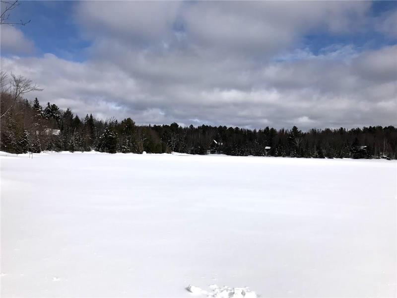 Lakefront cottage 1hr from Montreal MilleIsles Cottage Rental OR