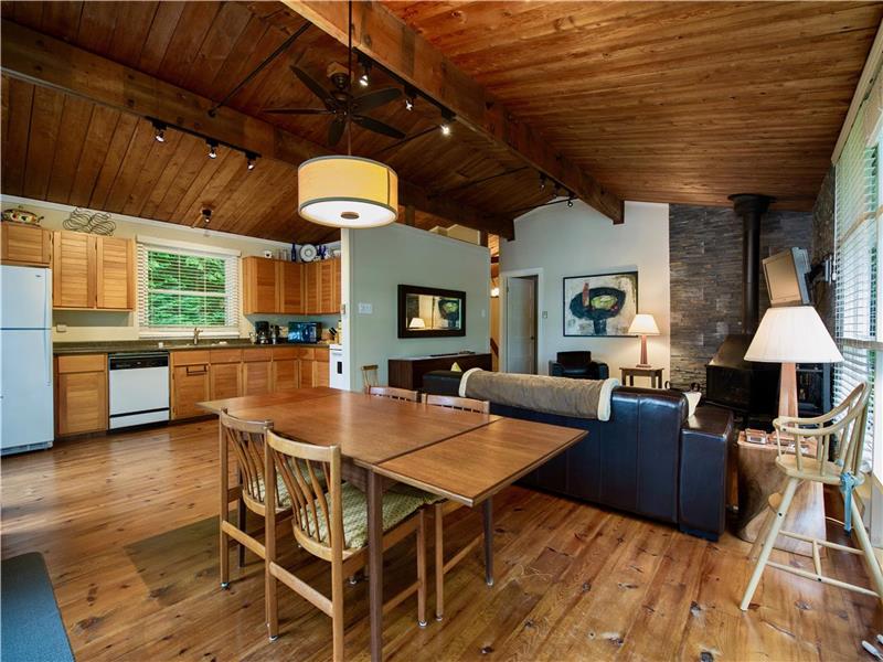 Laurentian Lakeside Cottage 49 Harrington Cottage Rental OR26222