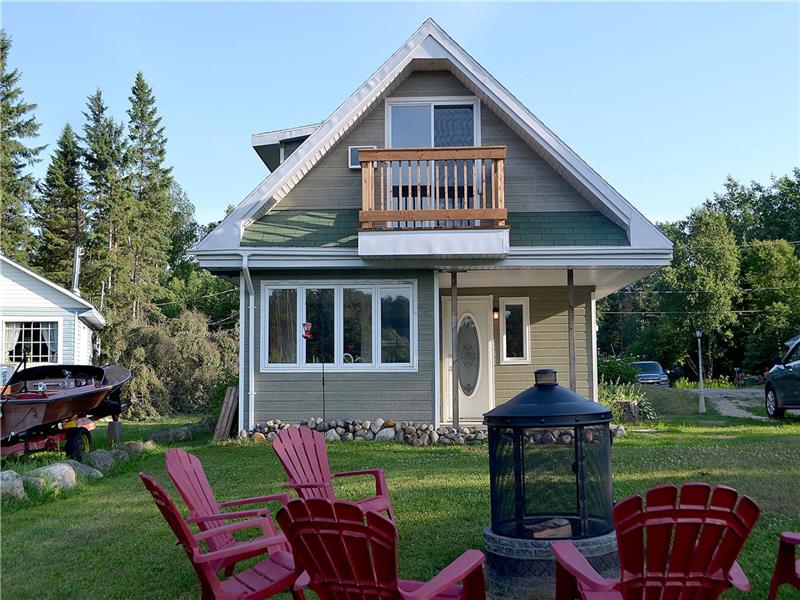 Les 4 chalets Le 609 Chalet à louer ChuteSaintPhilippe OR26438 ChaletsAuQuebec