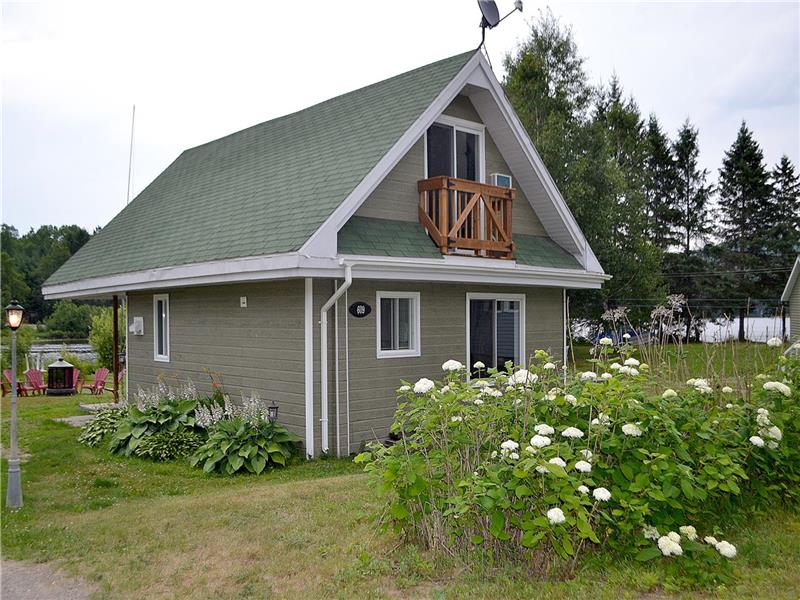 Les 4 chalets Le 609 Chalet à louer ChuteSaintPhilippe OR26438 ChaletsAuQuebec