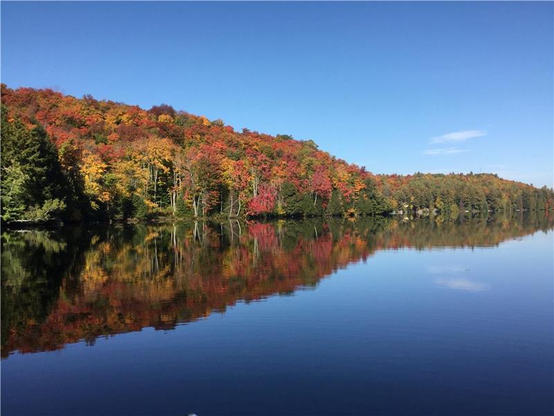 Charmant Chalet au bord du lac avec Chalet à louer SteMarcellinede