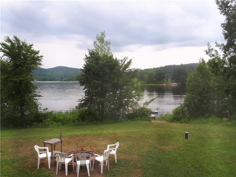 Le Camp du lac (Bord de l'eau) Chalet à louer NotreDamedePontmain