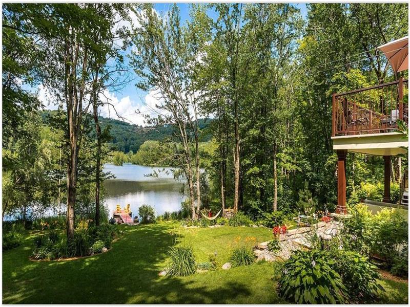 Chalet du lac Chalet à louer Bromont OR27213 ChaletsAuQuebec