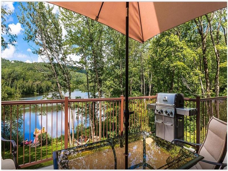 Chalet du lac Chalet à louer Bromont OR27213 ChaletsAuQuebec