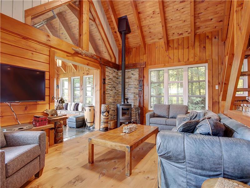 Le Hibou Chalet avec accès au lac Magog Cottage Rental OR28010 ChaletsAuQuebec