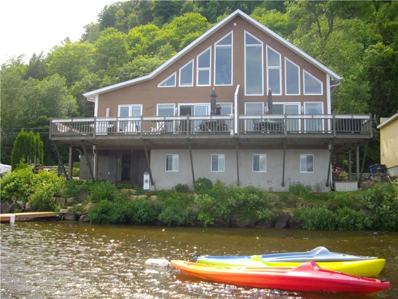 CONDO DU LAC NOIR, DIRECTEMENT AU Chalet à louer StJeandeMatha DI2830 ChaletsAuQuebec
