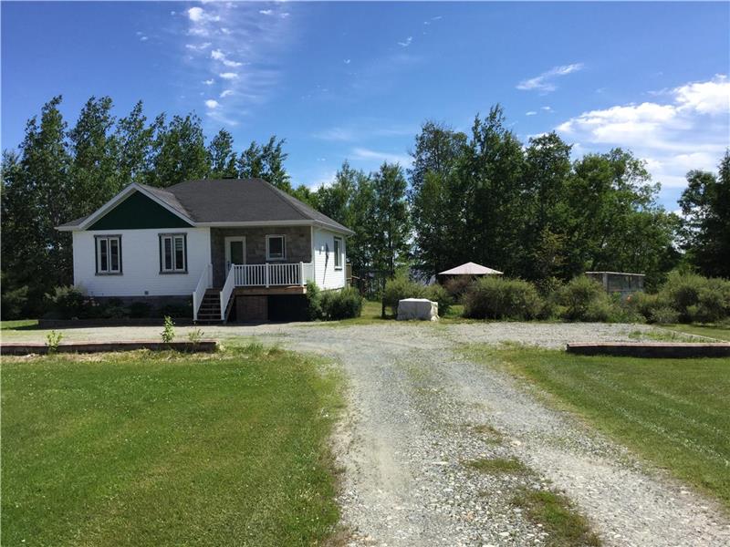 Domaine Rousson Chalet à louer RivièreHéva OR28972 ChaletsAuQuebec