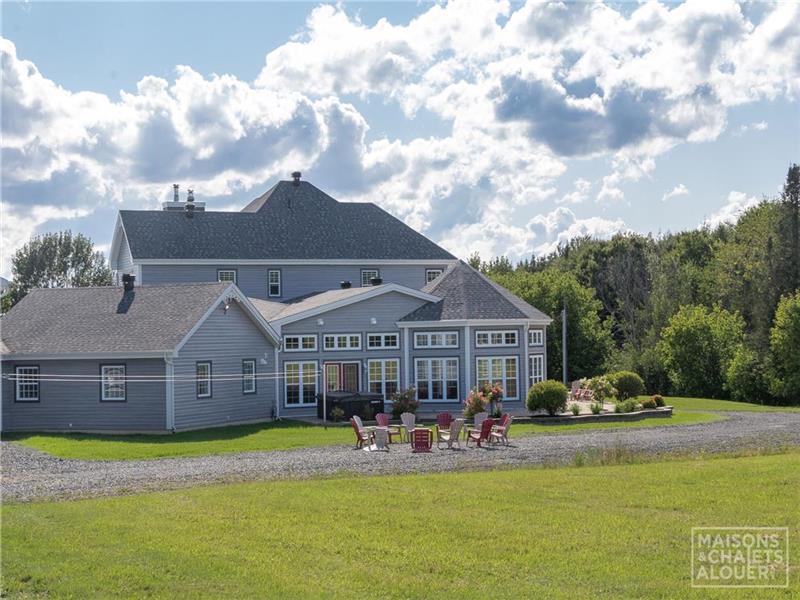 La Maison du Ranch Chalet à louer ValJoli DI29072 ChaletsAuQuebec