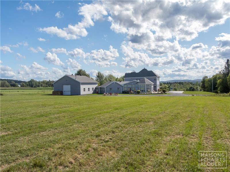 La Maison du Ranch Chalet à louer ValJoli DI29072 ChaletsAuQuebec
