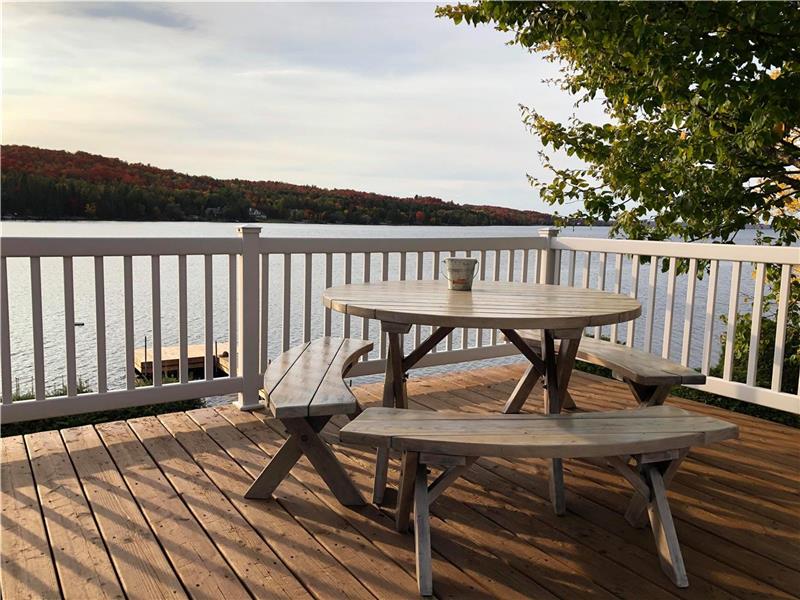 Chalet à louer au bord du Grand Lac Chalet à louer Lambton OR29161 ChaletsAuQuebec