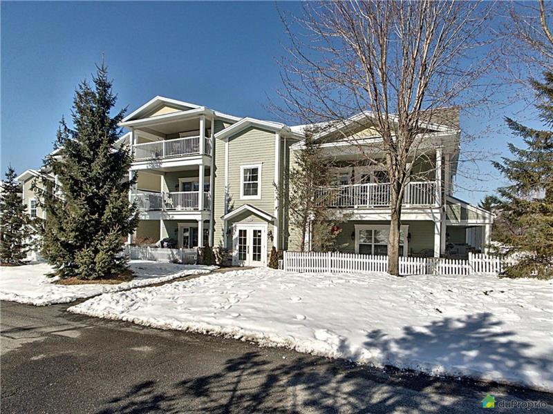 Condo with shuttle Bromont Cottage Rental OR29264 ChaletsAuQuebec